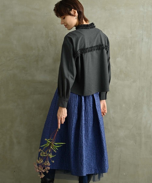 RAW FUDGE（ローファッジ）の「フリルラインブラウス（シャツ/ブラウス・レディース・ブラック/チャコールグレー・M）」の4枚目の写真