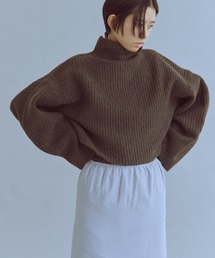 Modern Wide Silhouette Knit