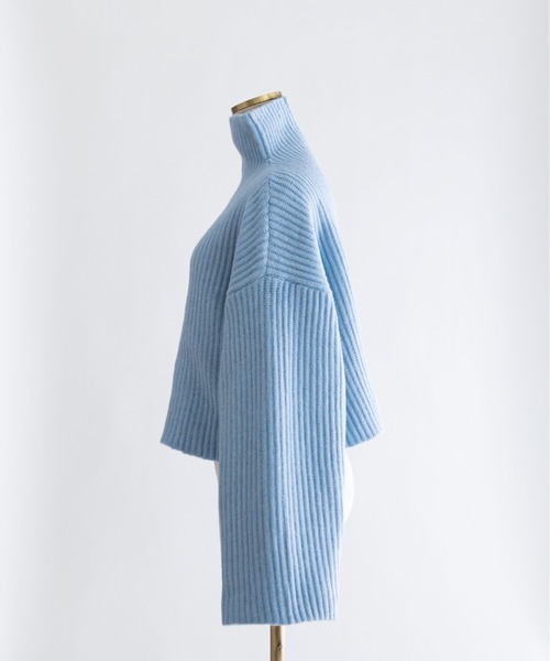 EN NEUME(エンノイム)の「Modern Wide Silhouette Knit(ニット/セーター・レディース・ブラウン/ブラック/ブルー・FREE)」の16枚目の写真