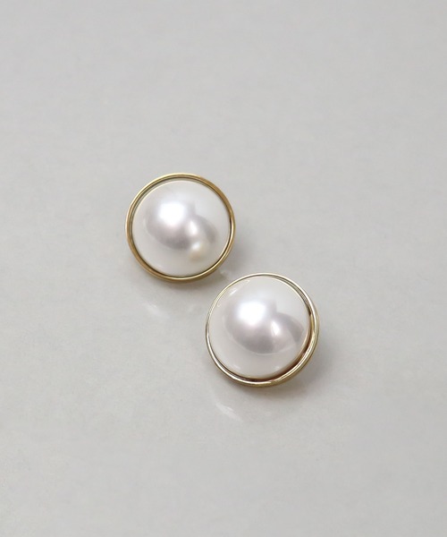 ieLS(イエルズ)の「金属アレルギー対応「ieLS」ステンレス ビッグパールピアス(ピアス(両耳用)・レディース・ゴールド・ONE SIZE)」の2枚目の写真