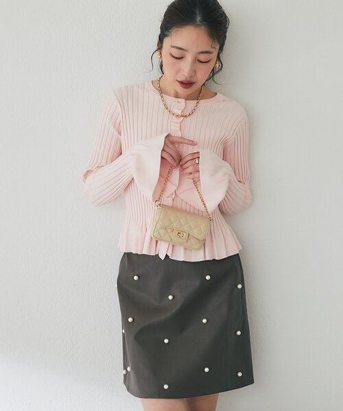 La boutique BonBon(ラブティックボンボン)の「【春まで使える!】フリルリブニットカーディガン(カーディガン/ボレロ・レディース・ピンク/ホワイト/ライトグレー・FREE)」の4枚目の写真