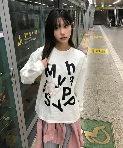 WaiKei(ワイケイ)の「MY HAPPY IS ロングスリーブTシャツ ホワイト(Tシャツ/カットソー・レディース・その他・2/1)」の7枚目の写真