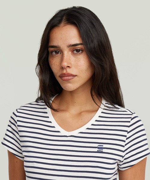 G-STAR(ジースター)の「Stripe Eyben Slim V T-Shirt 2.0/VネックスリムストライプTシャツ(Tシャツ/カットソー・レディース・ストライプ・MEDIUM/SMALL/X-SMALL)」の5枚目の写真