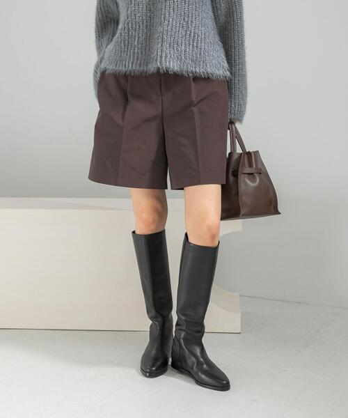 URBAN RESEARCH ROSSO WOMEN（アーバンリサーチ　ロッソ）の「タックデザインショートパンツ（その他パンツ・レディース・ブラック/ブラウン・36/38）」の2枚目の写真