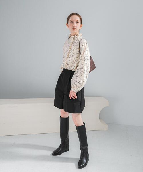 URBAN RESEARCH ROSSO WOMEN（アーバンリサーチ　ロッソ）の「タックデザインショートパンツ（その他パンツ・レディース・ブラック/ブラウン・36/38）」の12枚目の写真