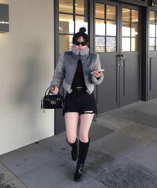 A.R.U(エイアールユー)の「BUCKLE SHORT COAT(チェスターコート・レディース・グレー/ピンク・FREE)」の5枚目の写真