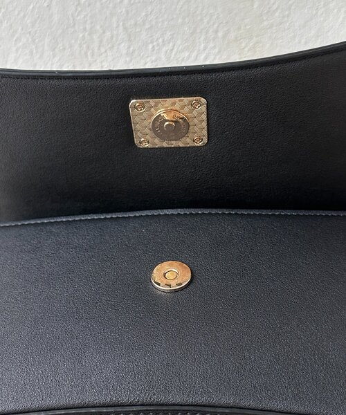 Thevon（ゼボン）の「ラウンドスクエアGLD/BAG（ショルダーバッグ・レディース・ブラック/ブラウン/ボルドー・FREE）」の7枚目の写真