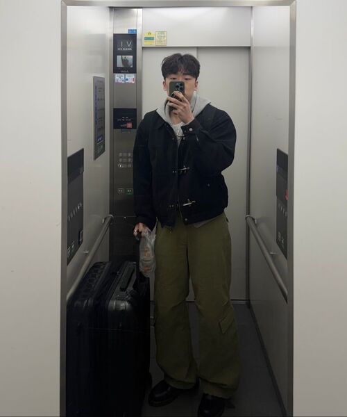 9999ARCHIVE(9999アーカイブ)の「Oblique Pocket Wide Cargo Pants(その他パンツ・レディース・カーキ・FREE/3/2)」の4枚目の写真