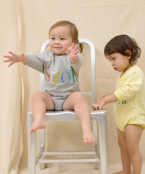 CIAOPANIC TYPY(チャオパニックティピー)の「【BABY】ミニ裏毛かすれカラーロゴロンパース(Tシャツ/カットソー・キッズ・サックスブルー/グレー/イエロー・80)」の13枚目の写真