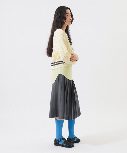 BEAMS BOY（ビームスボーイ）の「ミックス プリーツ スカート（スカート・レディース・グレー/ブラック・1/2）」の5枚目の写真