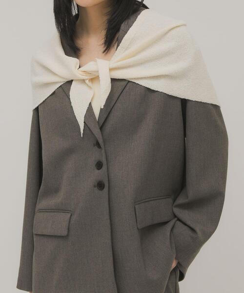 KBF（ケイビーエフ）の「ミニブークレトライアングルスカーフ（バンダナ/スカーフ・レディース・チャコールグレー/アイボリー・ONE）」の2枚目の写真