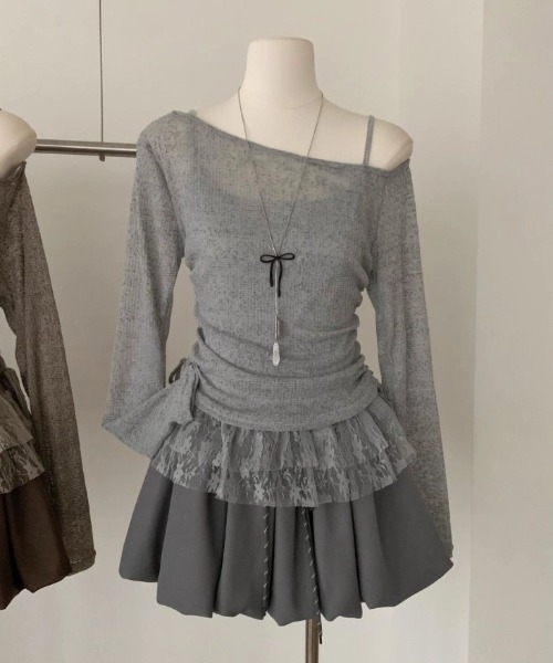 yuue' ( wear )(ユーイ)の「【2点セット】オフショルトップス+レースフリルキャミSET(Tシャツ/カットソー・レディース・グレー/ブラック・FREE)」の22枚目の写真