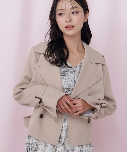 JILL by JILL STUART（ジルバイジルスチュアート）の「スタンドカラーショートトレンチコート（トレンチコート・レディース・ホワイト/ベージュ/ピンク・SMALL/MEDIUM）」の9枚目の写真