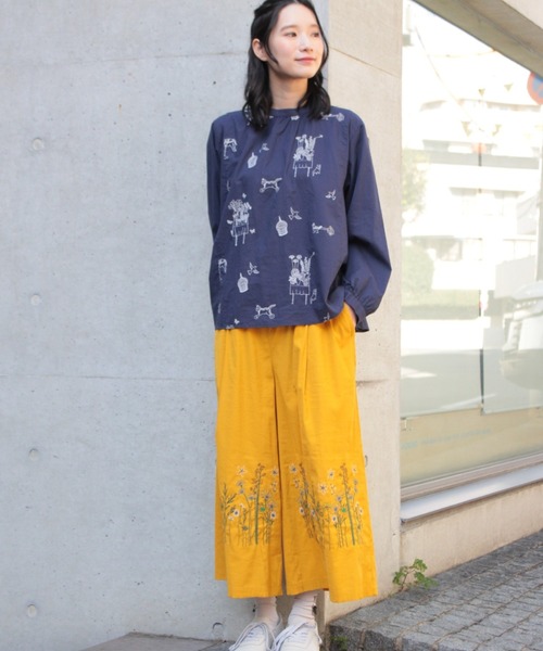 SUPER HAKKA(スーパーハッカ)の「セルロースコットンストレッチ ステムペタルスケッチ刺繍ワイドパンツ(その他パンツ・レディース・イエロー/ネイビー/ブルー・FREE)」の8枚目の写真