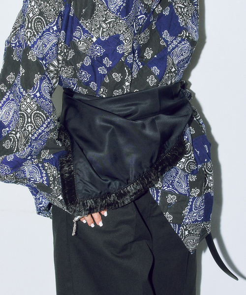 TOGA PULLA(トーガ プルラ)の「TOGA PULLA FRINGE SCARF TZ261-AD975:スカーフ(バンダナ/スカーフ・レディース・アイボリー/ブラック・FREE)」の1枚目の写真