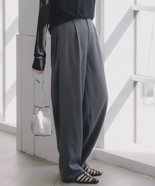 slattgir（スラットジール）の「高身長　サイドタックコクーンパンツ（トールサイズ）Essenave（その他パンツ・レディース・グレイッシュベージュ/グレー・T3L/TLL/TL/TM）」の2枚目の写真