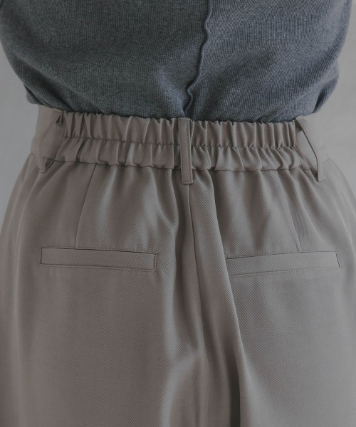 slattgir（スラットジール）の「高身長　サイドタックコクーンパンツ（トールサイズ）Essenave（その他パンツ・レディース・グレイッシュベージュ/グレー・T3L/TLL/TL/TM）」の15枚目の写真