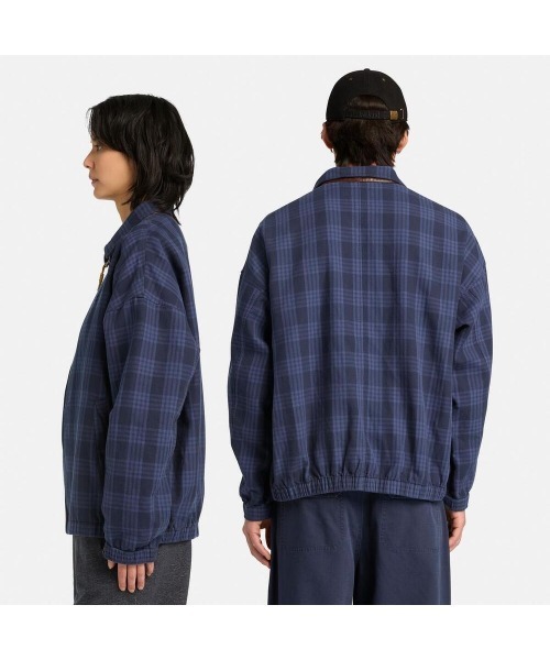 Timberland（ティンバーランド）の「【TOKYO DESIGN COLLECTIVE】ストラザム ボマー プレイド ジャケット ユニセックス（ブルゾン・メンズ・ダークラベンダー・LARGE/XX-LARGE/X-LARGE/SMALL/MEDIUM）」の3枚目の写真