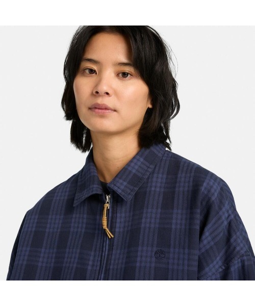 Timberland（ティンバーランド）の「【TOKYO DESIGN COLLECTIVE】ストラザム ボマー プレイド ジャケット ユニセックス（ブルゾン・メンズ・ダークラベンダー・LARGE/XX-LARGE/X-LARGE/SMALL/MEDIUM）」の4枚目の写真