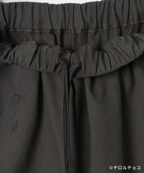 LEPSIM(レプシィム)の「【チロルチョコ×LEPSIM】イラストイージーパンツ 647988(その他パンツ・レディース・アイボリー/チャコールグレー・FREE)」の11枚目の写真