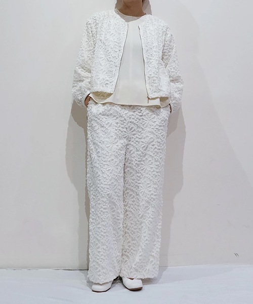 vent blanc(ヴァンブラン)の「denicher デニシェ モノトーンフラワー ジャガード イージーパンツ(その他パンツ・レディース・アイボリー/ブラック・FREE)」の4枚目の写真