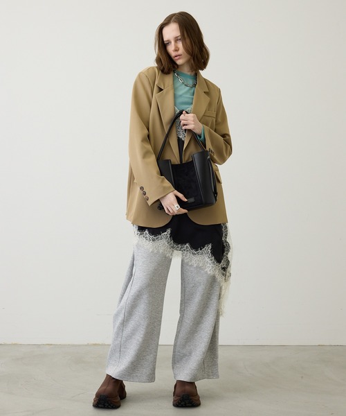 uyu.（ウユ）の「【華やかに揺れる】アシンメトリーレースワンピース（ワンピース・レディース・ブラック×ホワイト/ホワイト×ブラック/ブラック・FREE）」の8枚目の写真