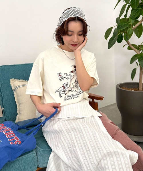 DOUBLE NAME（ダブルネーム）の「部活恐竜刺しゅうTEE（Tシャツ/カットソー・レディース・グリーン/オレンジ/オフホワイト・FREE）」の4枚目の写真