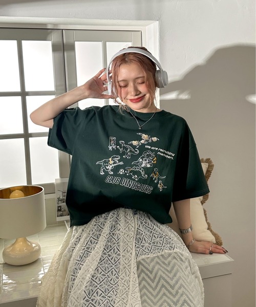 DOUBLE NAME（ダブルネーム）の「部活恐竜刺しゅうTEE（Tシャツ/カットソー・レディース・グリーン/オレンジ/オフホワイト・FREE）」の14枚目の写真