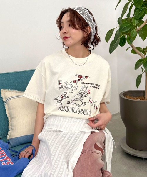 DOUBLE NAME（ダブルネーム）の「部活恐竜刺しゅうTEE（Tシャツ/カットソー・レディース・グリーン/オレンジ/オフホワイト・FREE）」の15枚目の写真