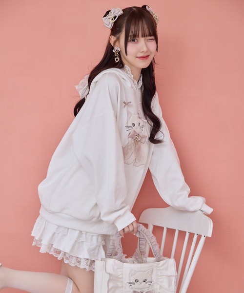 ROJITA(ロジータ)の「RibbonCatスウェットパーカー(パーカー・レディース・ホワイト/ピンク/ブラック・FREE)」の18枚目の写真