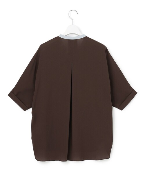 ICB(アイシービー)の「BackSatinAmunzen 5分袖キーネックブラウス(シャツ/ブラウス・レディース・アイボリー系/サックスブルー系8/ブラック系8/スカイブルー系/ローズ系5/ローズ系/ブラック系/ライトイエロー系5/ホワイト系1/ネイビー系/ダークグリーン系/ブラック系2/チャコール/グレー系1/ブルー系2・SMALL/X-SMALL/MEDIUM)」の18枚目の写真