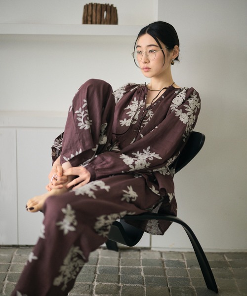 LAULEN(ローレン)の「ramie botanical embroidery wide pants /ラミーボタニカル刺繍ワイドパンツ(その他パンツ・レディース・アイボリー/ブラウン・FREE)」の5枚目の写真