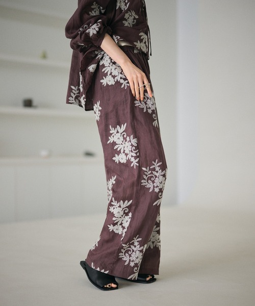 LAULEN(ローレン)の「ramie botanical embroidery wide pants /ラミーボタニカル刺繍ワイドパンツ(その他パンツ・レディース・アイボリー/ブラウン・FREE)」の15枚目の写真