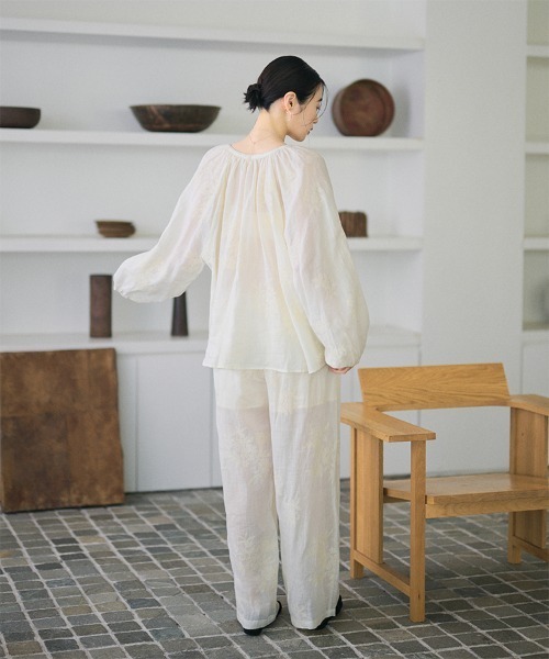 LAULEN(ローレン)の「ramie botanical embroidery wide pants /ラミーボタニカル刺繍ワイドパンツ(その他パンツ・レディース・アイボリー/ブラウン・FREE)」の12枚目の写真