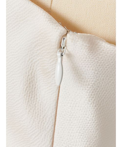 SNIDEL（スナイデル）の「ハンマーサテンキャミワンピース（ワンピース・レディース・ブラック/ブラウン/オフホワイト・1/0）」の5枚目の写真