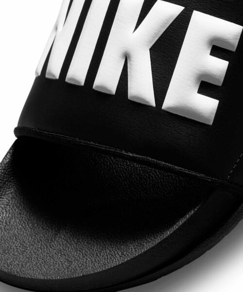 NIKE(ナイキ)の「ナイキ オフコート ウィメンズスライド / Nike Offcourt Women's Slides BQ4632-010 Black(サンダル・レディース・ブラック・22/25/24/23/26)」の6枚目の写真