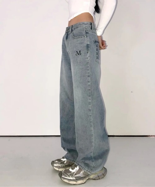 MUCENT（ムセント）の「【日本未発売/WEB限定】MUCENT(ムセント)/バック レタリング ワイド デニムパンツ/NOVA BACK LETTERING WIDE DENIM PANTS（デニムパンツ・レディース・ライトブルー・M/S）」の2枚目の写真