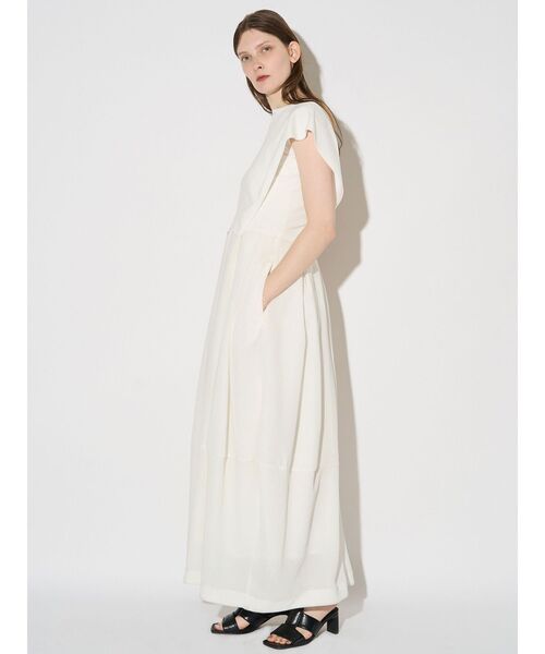 ELENDEEK（エレンディーク）の「ニットレイヤードワンピース（ワンピース・レディース・ブラック/オフホワイト・02/01）」の8枚目の写真