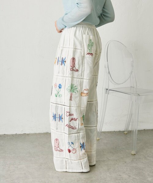 ear PAPILLONNER（イアパピヨネ）の「パッチワーク刺しゅうパンツ【SUM1 STYLE】（その他パンツ・レディース・ブラック/ホワイト・FREE）」の7枚目の写真