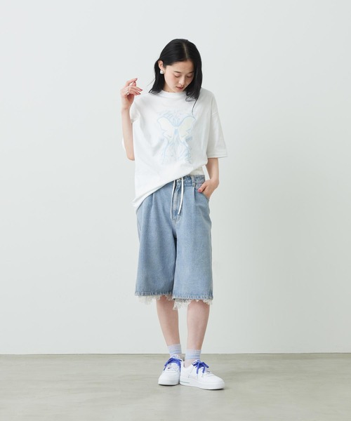 NIKE(ナイキ)の「ナイキ スポーツウェア ウィメンズ オーバーサイズド Tシャツ / Nike Sportswear Women's Oversized T-Shirt IR6969-100 White(Tシャツ/カットソー・レディース・ホワイト・L/XS/XL/S/M)」の5枚目の写真