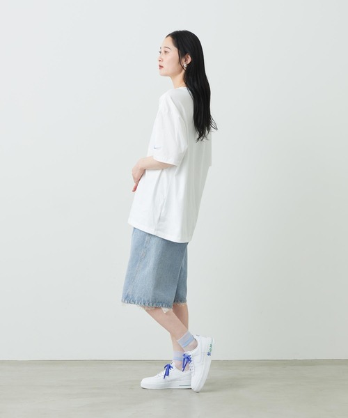 NIKE(ナイキ)の「ナイキ スポーツウェア ウィメンズ オーバーサイズド Tシャツ / Nike Sportswear Women's Oversized T-Shirt IR6969-100 White(Tシャツ/カットソー・レディース・ホワイト・L/XS/XL/S/M)」の6枚目の写真