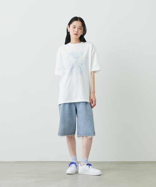 NIKE(ナイキ)の「ナイキ スポーツウェア ウィメンズ オーバーサイズド Tシャツ / Nike Sportswear Women's Oversized T-Shirt IR6969-100 White(Tシャツ/カットソー・レディース・ホワイト・L/XS/XL/S/M)」の4枚目の写真