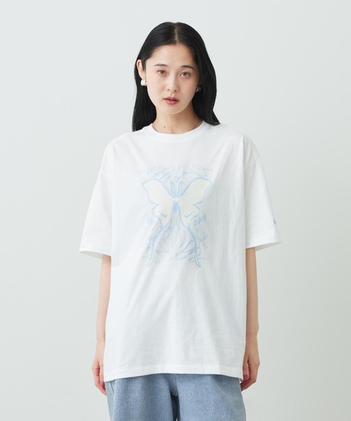 NIKE(ナイキ)の「ナイキ スポーツウェア ウィメンズ オーバーサイズド Tシャツ / Nike Sportswear Women's Oversized T-Shirt IR6969-100 White(Tシャツ/カットソー・レディース・ホワイト・L/XS/XL/S/M)」の2枚目の写真