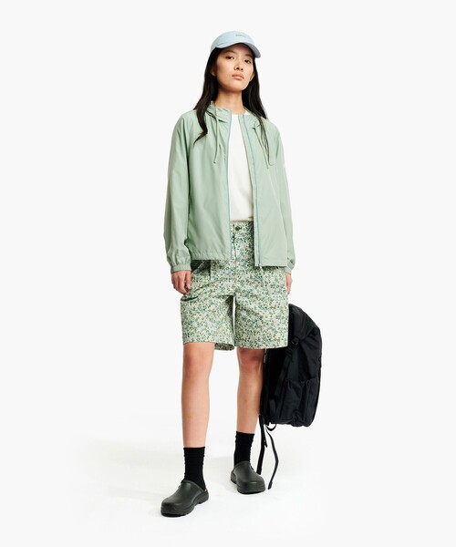 AIGLE（エーグル）の「【LIBERTY】  フラワープリント ストレッチ アクティブバミューダパンツ（その他パンツ・レディース・ピンク/モスグリーン・34/38/36/40）」の8枚目の写真