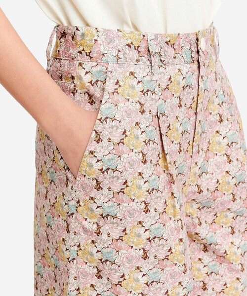 AIGLE（エーグル）の「【LIBERTY】  フラワープリント ストレッチ アクティブバミューダパンツ（その他パンツ・レディース・ピンク/モスグリーン・34/38/36/40）」の3枚目の写真