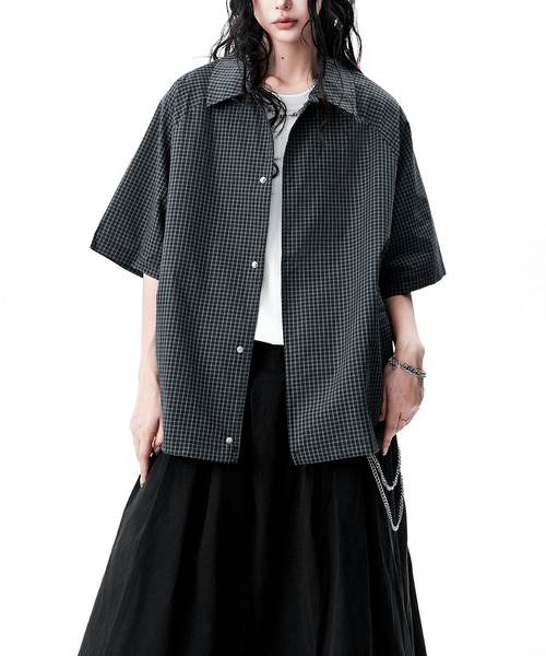 JOHNNY WOLF（ジョニーウルフ）の「LUKE ドローコード 2WAY オーバーサイズ チェック シャツブルゾン（シャツ/ブラウス・メンズ・ブルー/ホワイト/ブラック/ネイビー・M/L）」の13枚目の写真