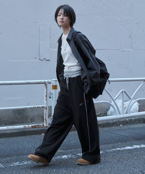 SUPERSUB(スーパーサブ)の「ワイドバギーパイピングパンツ - ブラック(スウェットパンツ・レディース・その他・MEDIUM/LARGE)」の3枚目の写真