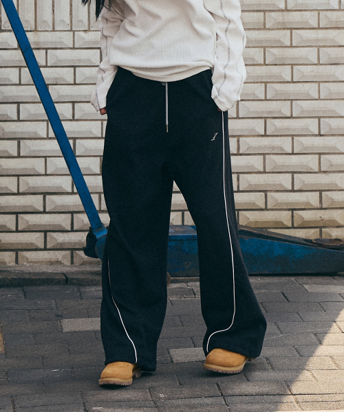 SUPERSUB(スーパーサブ)の「ワイドバギーパイピングパンツ - ブラック(スウェットパンツ・レディース・その他・MEDIUM/LARGE)」の4枚目の写真