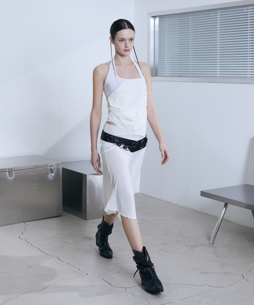 VOONT(ブント)の「Diagonal Panel Halter Sleeveless (IVORY)(Tシャツ/カットソー・レディース・アイボリー・SMALL/MEDIUM)」の9枚目の写真