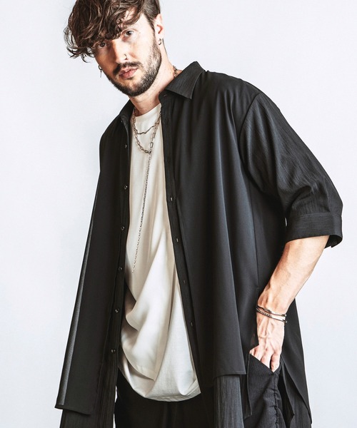 NO ID.(ノーアイディ)の「【NO ID.】Half Sleeve Sheer Layered Long Shirt / ハーフスリーブ シアー レイヤード ロング シャツ(シャツ/ブラウス・メンズ・ホワイト/グレー/ブラック・ONE SIZE)」の1枚目の写真
